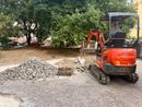Lavori in corso: panchine e fioriere nell'area verde di piazza Risorgimento Lavori in corso: panchine e fioriere nell'area verde di piazza Risorgimento
