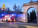 Paracadutista tocca terra dentro il cimitero di Billiemme: è in codice giallo Paracadutista tocca terra dentro il cimitero di Billiemme: è in codice giallo