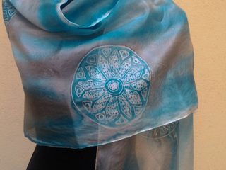 Lo scialle di seta con il Rosone del Sant'Andrea Lo scialle di seta con il Rosone del Sant'Andrea