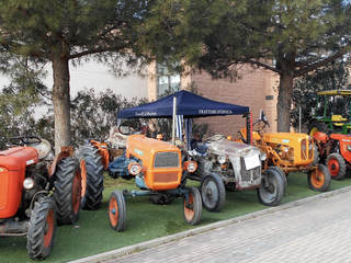 I trattori d'epoca (sodalizio Cavalli d'acciaio) I trattori d'epoca (sodalizio Cavalli d'acciaio)