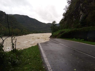 La provinciale distrutta tra Crevola e Doccio La provinciale distrutta tra Crevola e Doccio