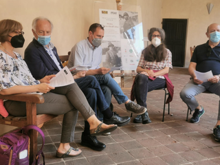 Da sin: Cinzia Ordine, Gianni Mentigazzi, Luca Brusotto, Chiara Maraghini Garrone e Roberto Sbaratto alla presentazione della mostra