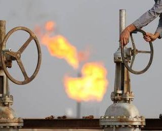 Venezuela, da Usa licenze di estrazione a cinque compagnie petrolifere: c'è anche Eni