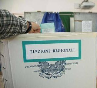Elezioni Calabria, urne aperte oggi fino alle 23: al voto 1 milione e 900 mila elettori Elezioni Calabria, urne aperte oggi fino alle 23: al voto 1 milione e 900 mila elettori