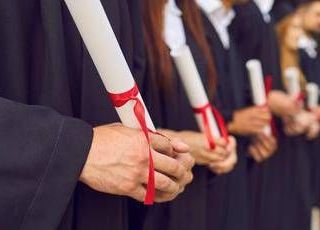 Università, studenti telematiche a Bernini: ora scelta politica su esami on line