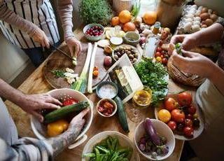 Colesterolo e salute del cuore, i cinque cibi promossi: lo studio