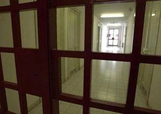 Bimba morta a Bordighera, giudice non convalida arresto ma madre resta in carcere Bimba morta a Bordighera, giudice non convalida arresto ma madre resta in carcere