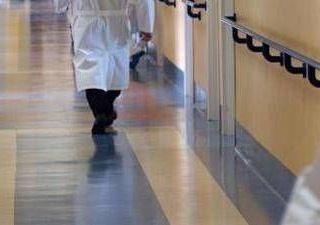 Meningite, casi in Abruzzo e a Parma: come si prende, sintomi, vaccini