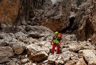 Trovato morto escursionista disperso da 4 giorni, era caduto in un canale Trovato morto escursionista disperso da 4 giorni, era caduto in un canale