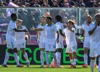 Fiorentina-Roma 1-2, rimonta giallorossa con Soulé e Cristante. Gasperini primo in classifica Fiorentina-Roma 1-2, rimonta giallorossa con Soulé e Cristante. Gasperini primo in classifica