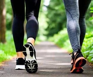 Camminare per 1000 passi in più cambia tutto, gli effetti sul cuore