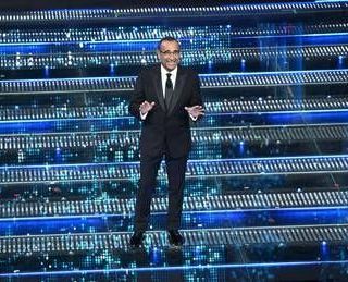 Sanremo 2026, l'annuncio di Carlo Conti: "Sarà Laura Pausini a co-condurre il festival"