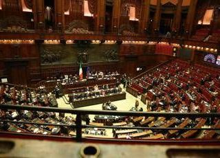 Camera, oggi question time con i ministri Tajani, Roccella e Urso