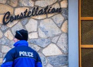 Crans Montana, Jacques Moretti incontra la mamma di due ragazze ferite nella strage