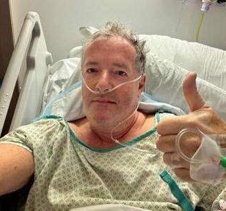 Piers Morgan cade e si rompe il femore: "Colpa di Trump"