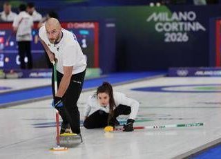 Video Pd per il 'no' con atleti curling, l'esperto: "Vero rischio strumentalizzare il referendum" Video Pd per il 'no' con atleti curling, l'esperto: "Vero rischio strumentalizzare il referendum"