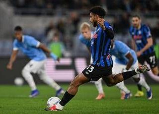 Cataldi colpisce di braccio, arbitro assegna rigore: cos'è successo in Lazio-Atalanta