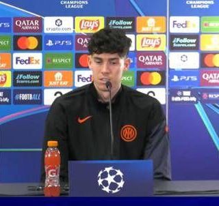 Bastoni, ecco le scuse: "Contatto accentuato, ho sbagliato". Chivu lo difende: "Basta moralisti"