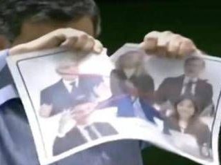 Iran, deputato straccia foto dei leader europei: c'è anche Mattarella. Tajani convoca l'ambasciatore