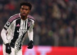 Due gialli in pochi minuti, Cabal espulso in Galatasaray-Juventus