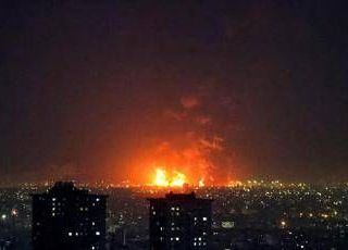 Iran attacca ancora Paesi arabi. Israele colpisce il petrolio, Trump apre all'invasione