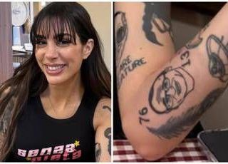 Dopo Sanremo Cleo delle Bambole di Pezza si tatua Carlo Conti: "Mi ha cambiato la vita"