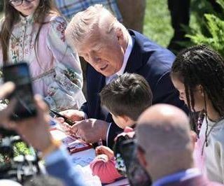 Trump e le discussioni con i bambini: "Ho 51 anni, Melania è un'attrice"