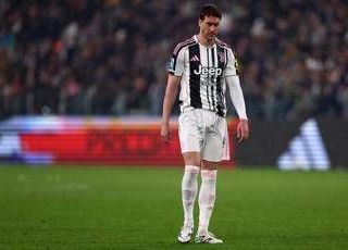 Juve, non c'è pace per Vlahovic: nuovo infortunio per l'attaccante