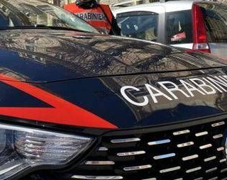 Fano, accoltella fratello e genitori: arrestato 21enne, padre in gravi condizioni