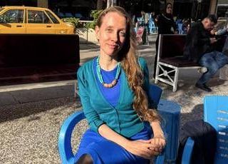 Iraq, Kataeb Hezbollah annuncia: "Rilasciata la giornalista Shelly Kittleson"