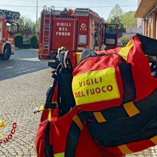 In acqua nel Cervetto, salvato dai vigili del fuoco