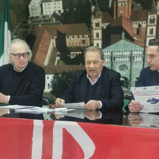 Abiti usati, la raccolta diventa porta a porta