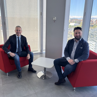 Ll’Assessore alla Sanità Federico Riboldi e il Consigliere regionale Carlo Riva Vercellotti durante l’incontro di Torino, nella mattinata di lunedì 31 marzo, per definire le modalità di comunicazione all’Asl di Vercelli del parere favorevole della Cabina di Regia HTA.