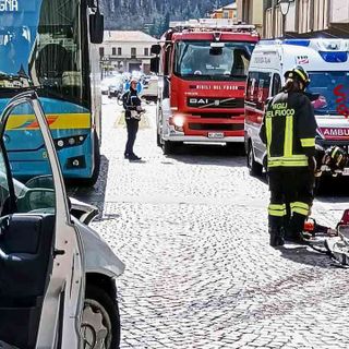 Colpito da malore, finisce contro un'altra auto