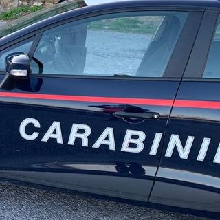 Confienza: accoltella la moglie 66enne e si toglie la vita sparandosi con un fucile