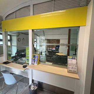 Albano, nuovi servizi nel rimodernato ufficio postale