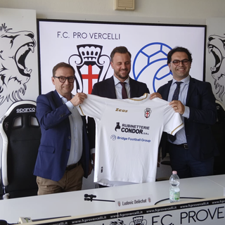 L'avvocato  Deléchat tra Pinciroli e Celiento (dimissionari)