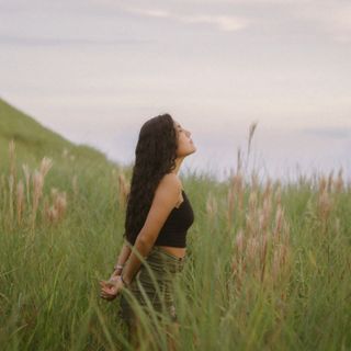 Scopri come la Cannabis light e l'olio di CBD possono migliorare il tuo benessere: approfondiamo insieme con Weweed