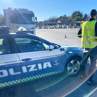 Fermato per un controllo a Novara Est: in auto due chili di coca