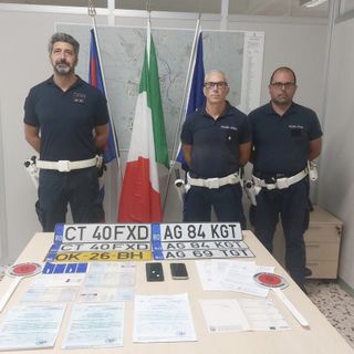 Tentato furto ai danni di Amazon: un mezzo si presenta con documenti contraffatti per ritirare 100 mila euro di merce