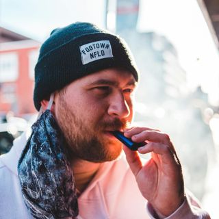 Tecnologia e abitudini: il ritorno delle sigarette elettroniche ricaricabili tra gli appassionati