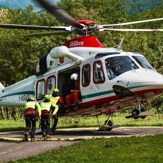 Sorpresi dal temporale, restano bloccati in montagna: avventura a lieto fine per padre e figlio