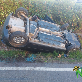 Curino, 90enne intrappolata ore nell’auto ribaltata