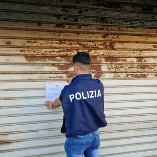 Schiamazzi notturni degli avventori e minacce a un cittadino esasperato: chiuso locale di via Monviso