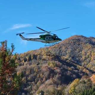 Allarme per un'auto abbandonata, ricerche in corso al ponte della Pistolesa