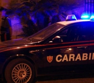 La lite al bar finisce con un danneggiamento: indagini in corso