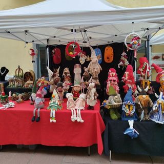 Il Mercatino accende il Natale a Santhià