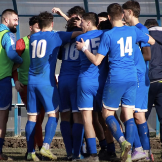 Il Trino festeggia il gol di Brugnera