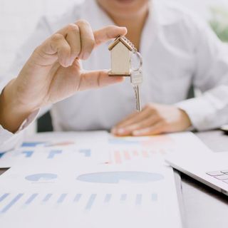 Rendite immobiliari a Vercelli: meglio l'affitto classico o quello breve?