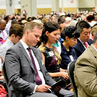 Testimoni di Geova: torna il congresso in presenza. A Cameri attesi tremila delegati